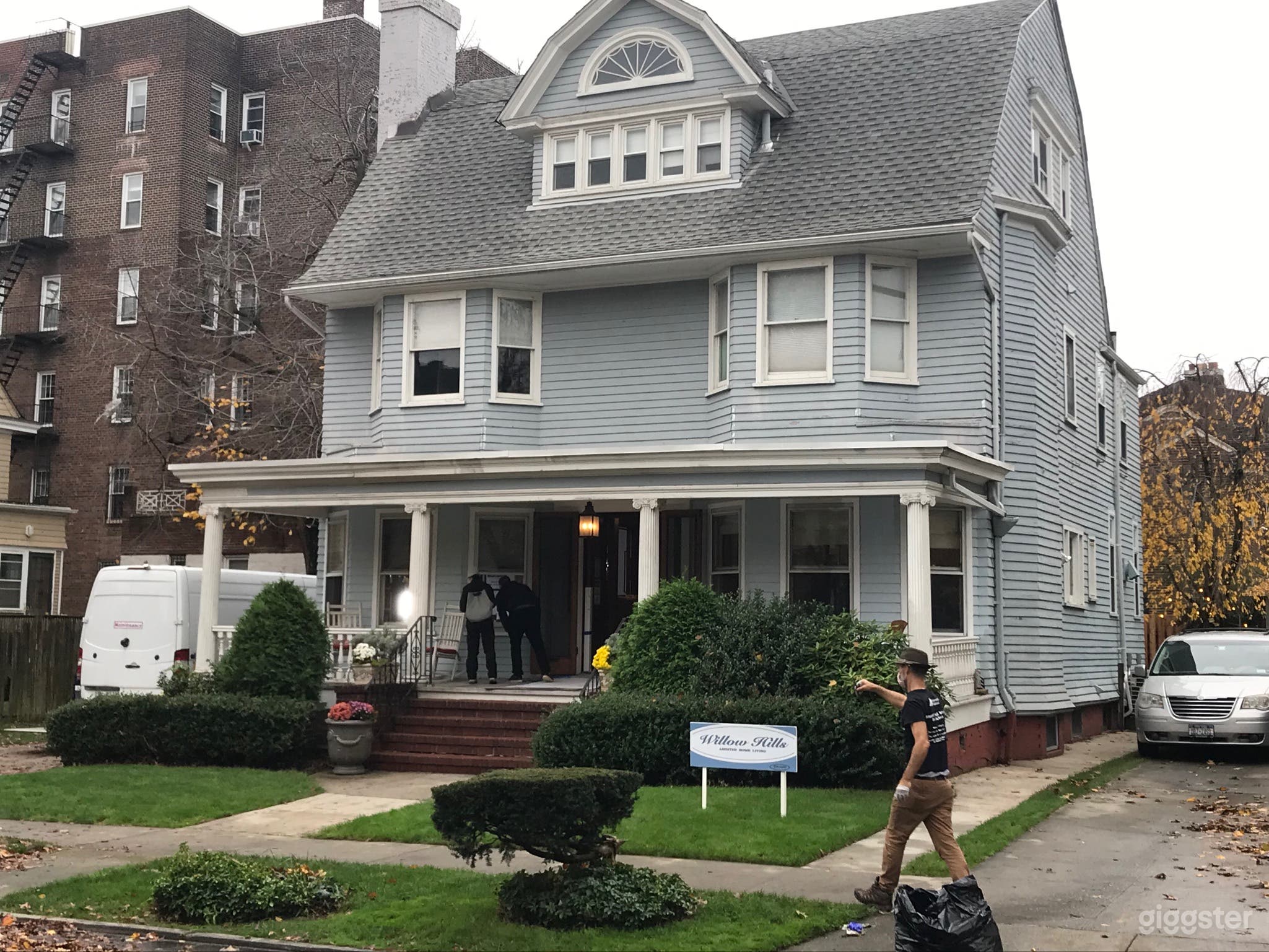 Large Colonial Home with Garage Photo 2