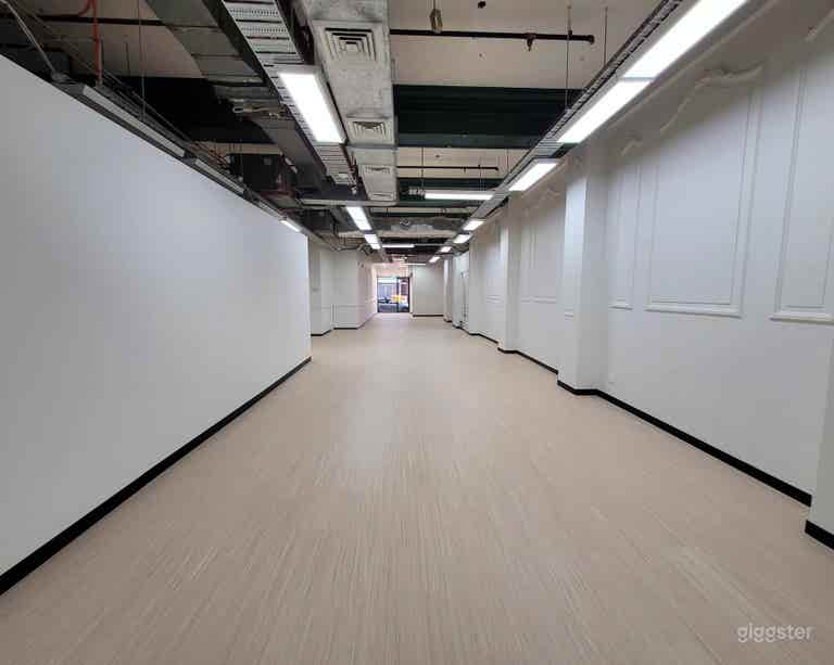  Space without mirrors and chairs. 