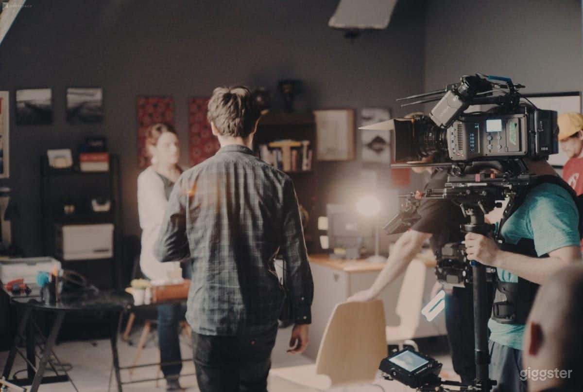 Large Studio in JSQ with Green Room Photo 3