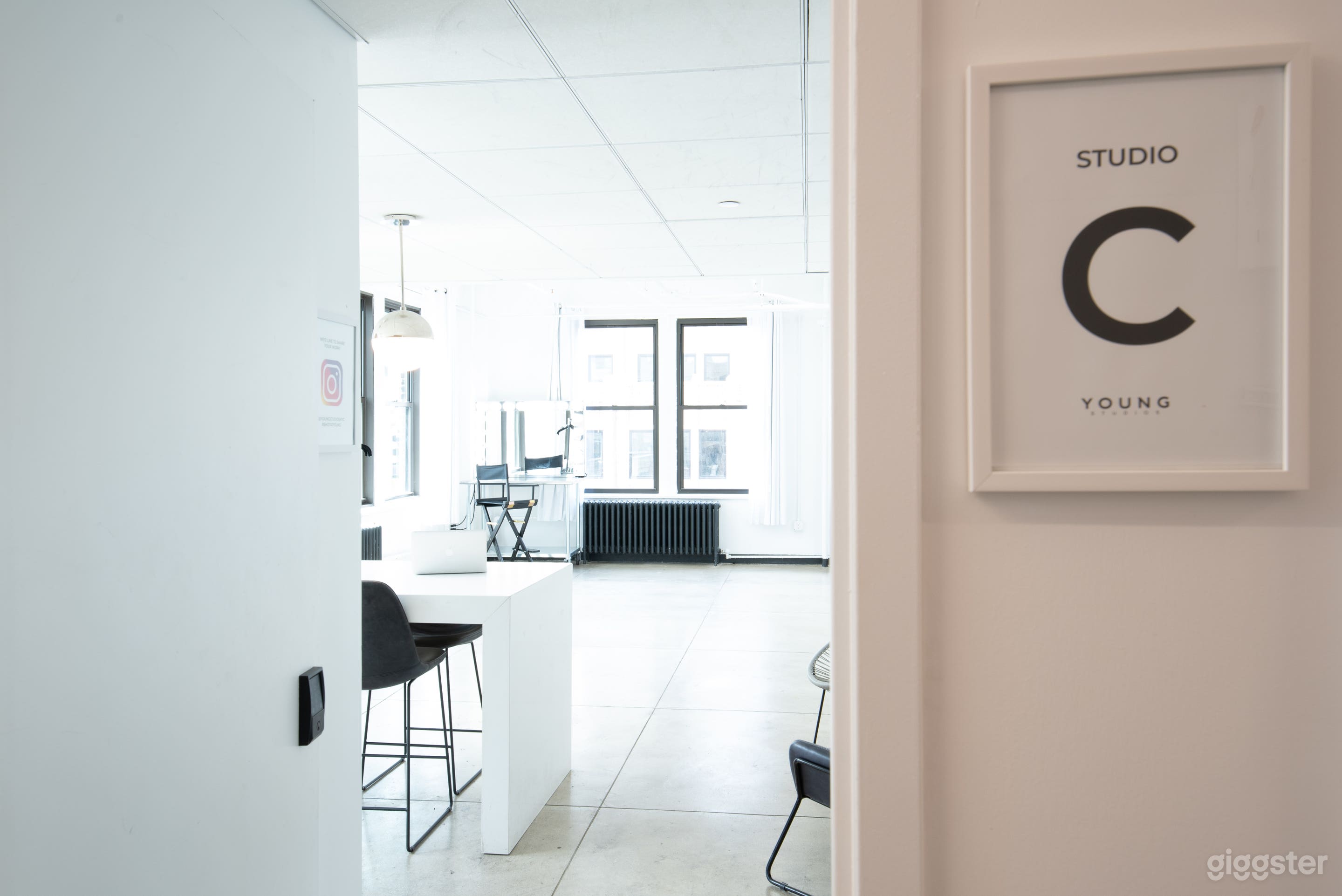 Bright Midtown Studio w/ Kitchenette Photo 4