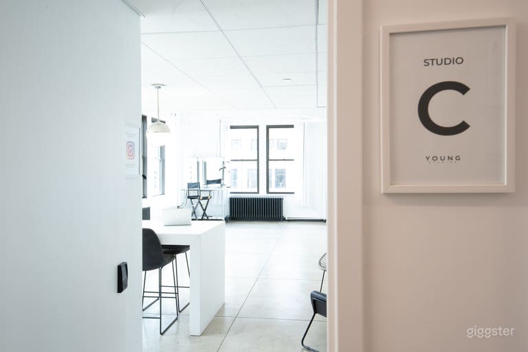  Bright Midtown Studio w/ Kitchenette 