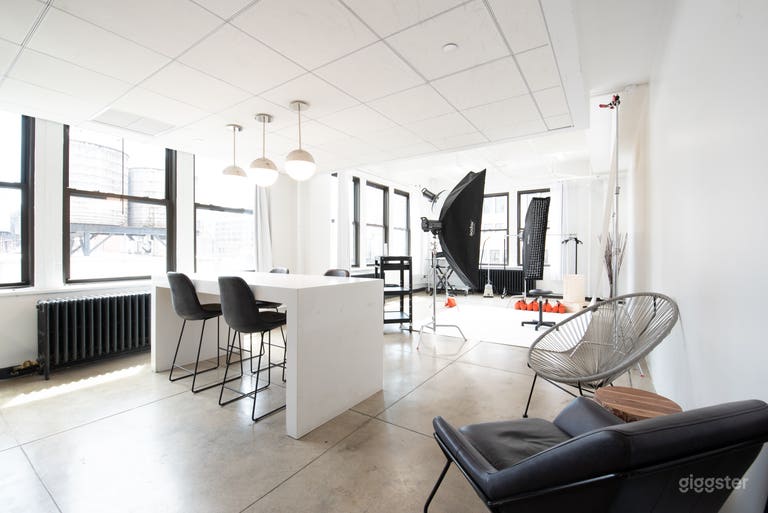  Bright Midtown Studio w/ Kitchenette 