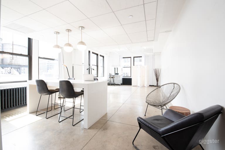  Bright Midtown Studio w/ Kitchenette 