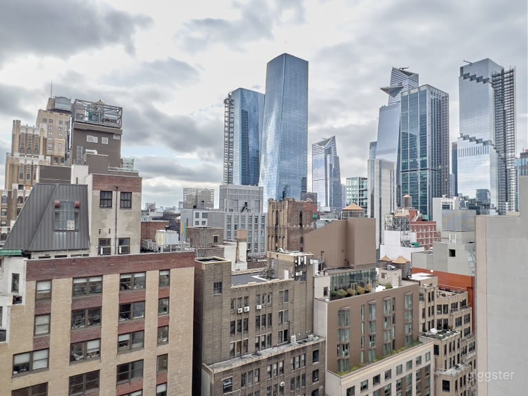  23B Manhattan Studio + Free Equipment 