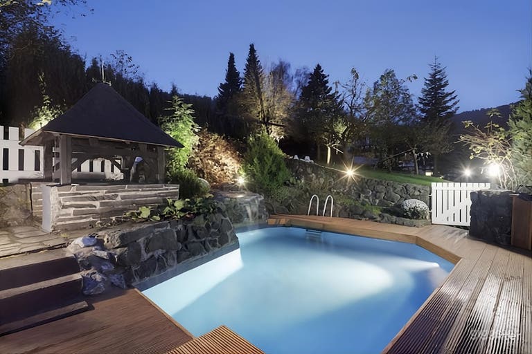  Bauernhaus in einem Fachwerkdorf mit Pool 