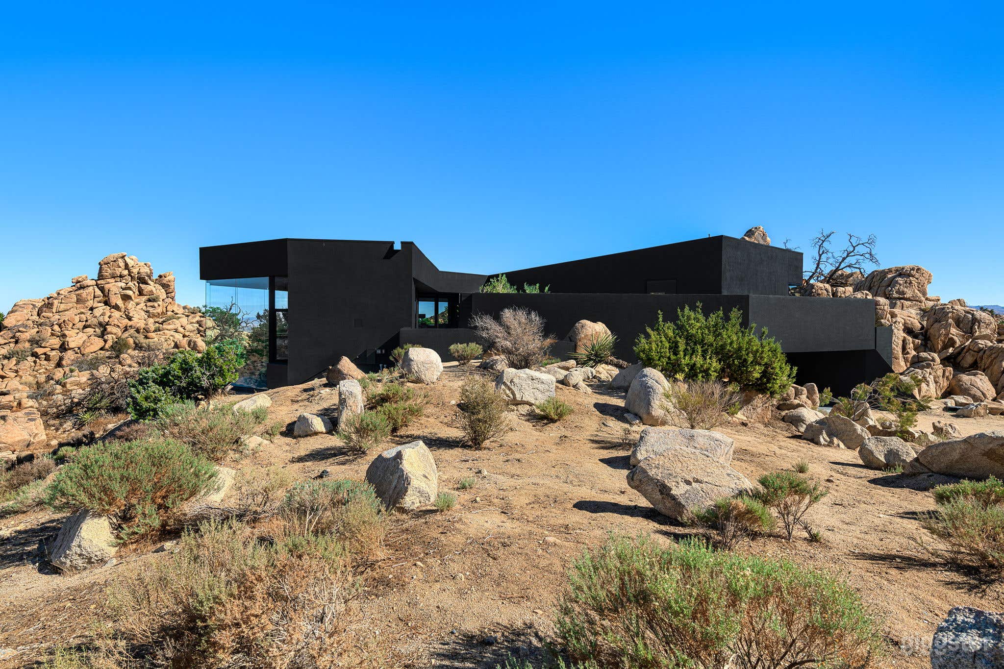 Black Desert House ft. in Architectural Digest Photo 3