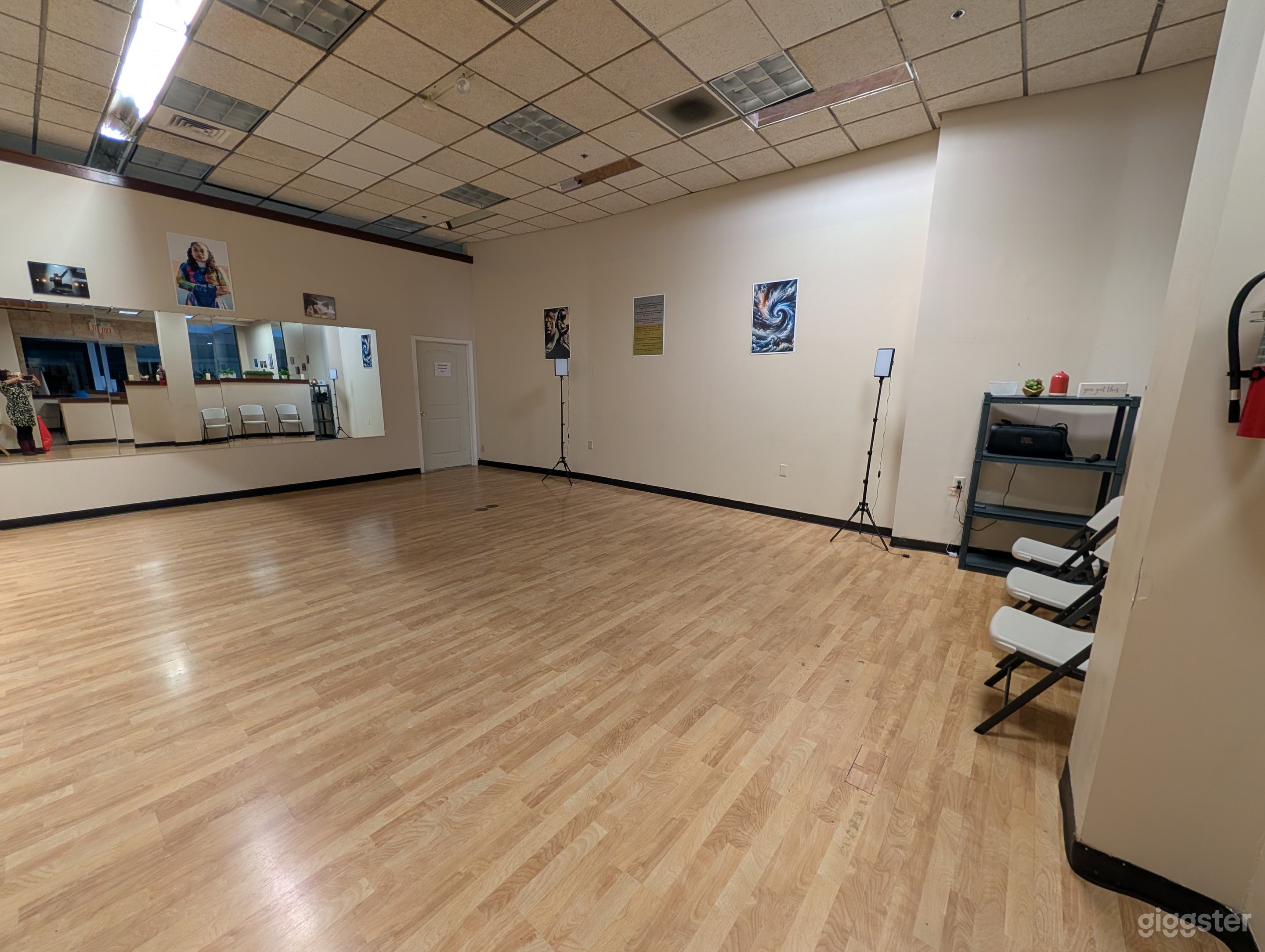 Dance studio for class, rehearsals, workshops Photo 2