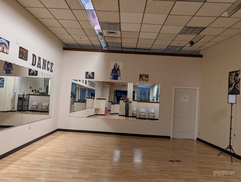  Dance studio for class, rehearsals, workshops 