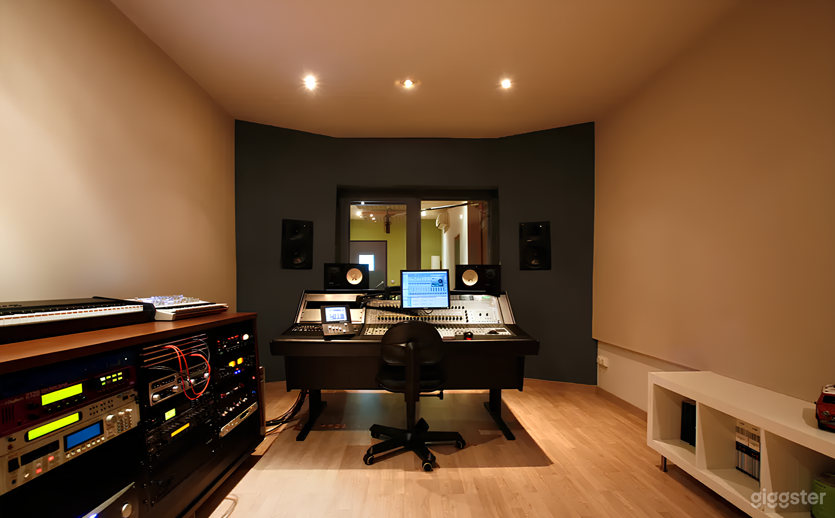 Estudio de grabación donde artistas galardonados han grabado Foto 3