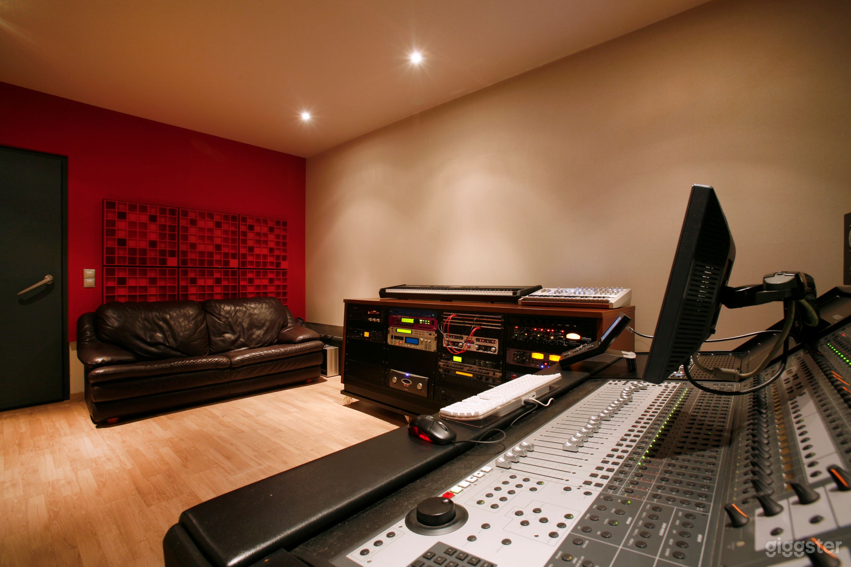 Estudio de grabación donde artistas galardonados han grabado Foto 2