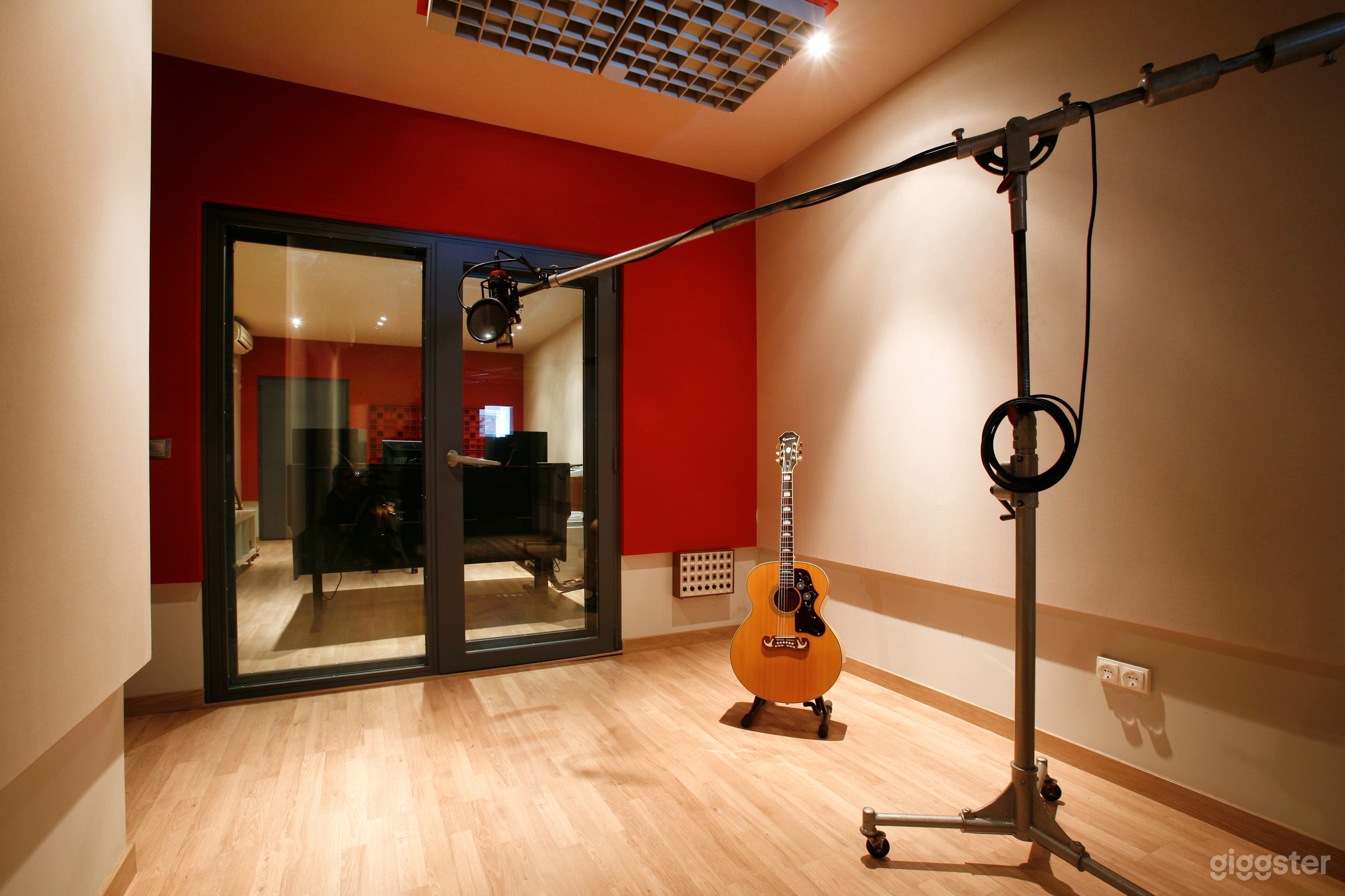 Estudio de grabación donde artistas galardonados han grabado Foto 4