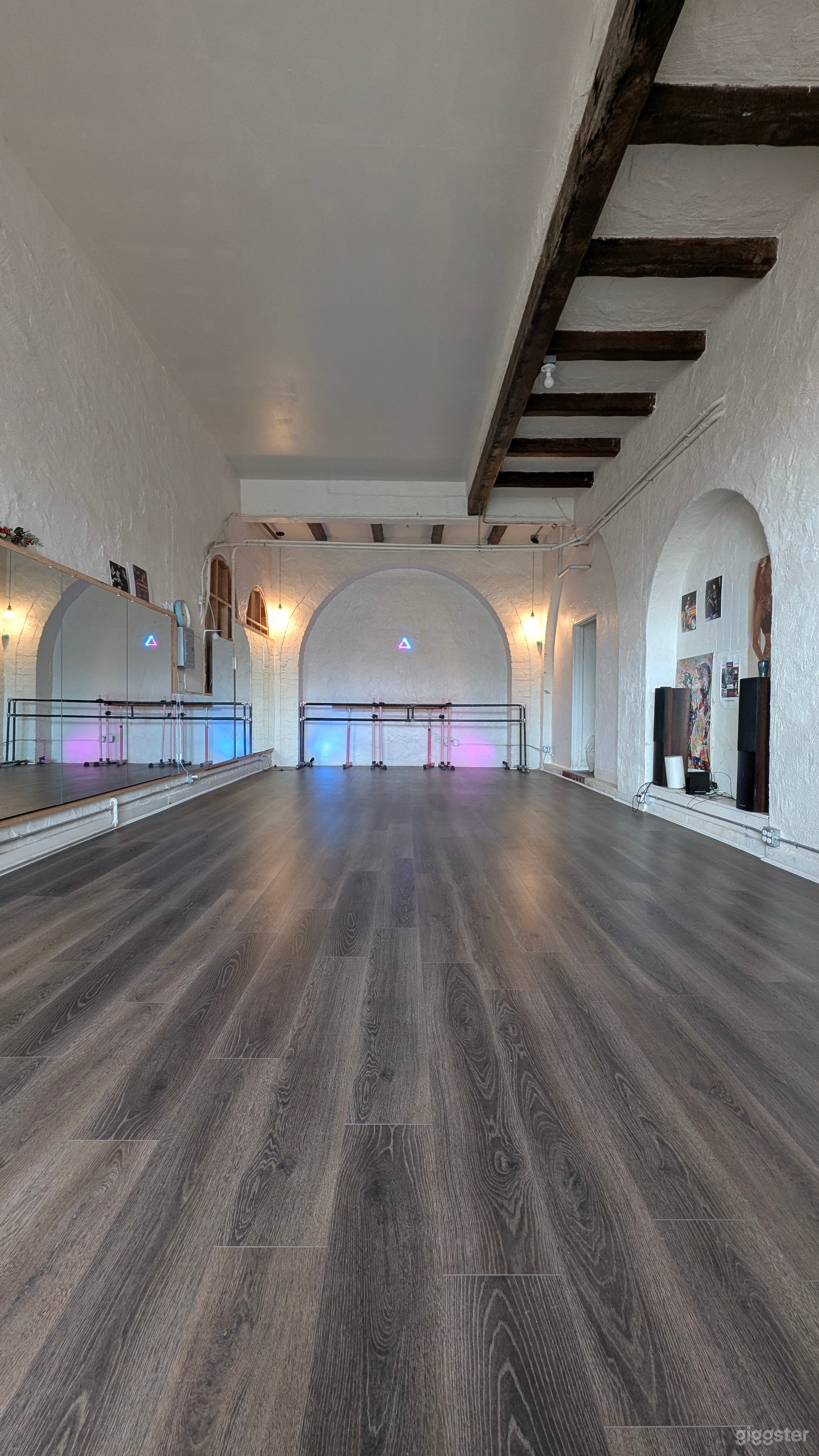 Hollywood Dance Studio First Floor High Ceiling Very Bright Photo 1