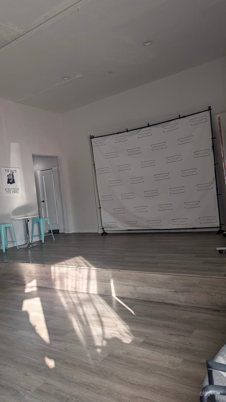  Hollywood Dance Studio First Floor High Ceiling on N Vermont 