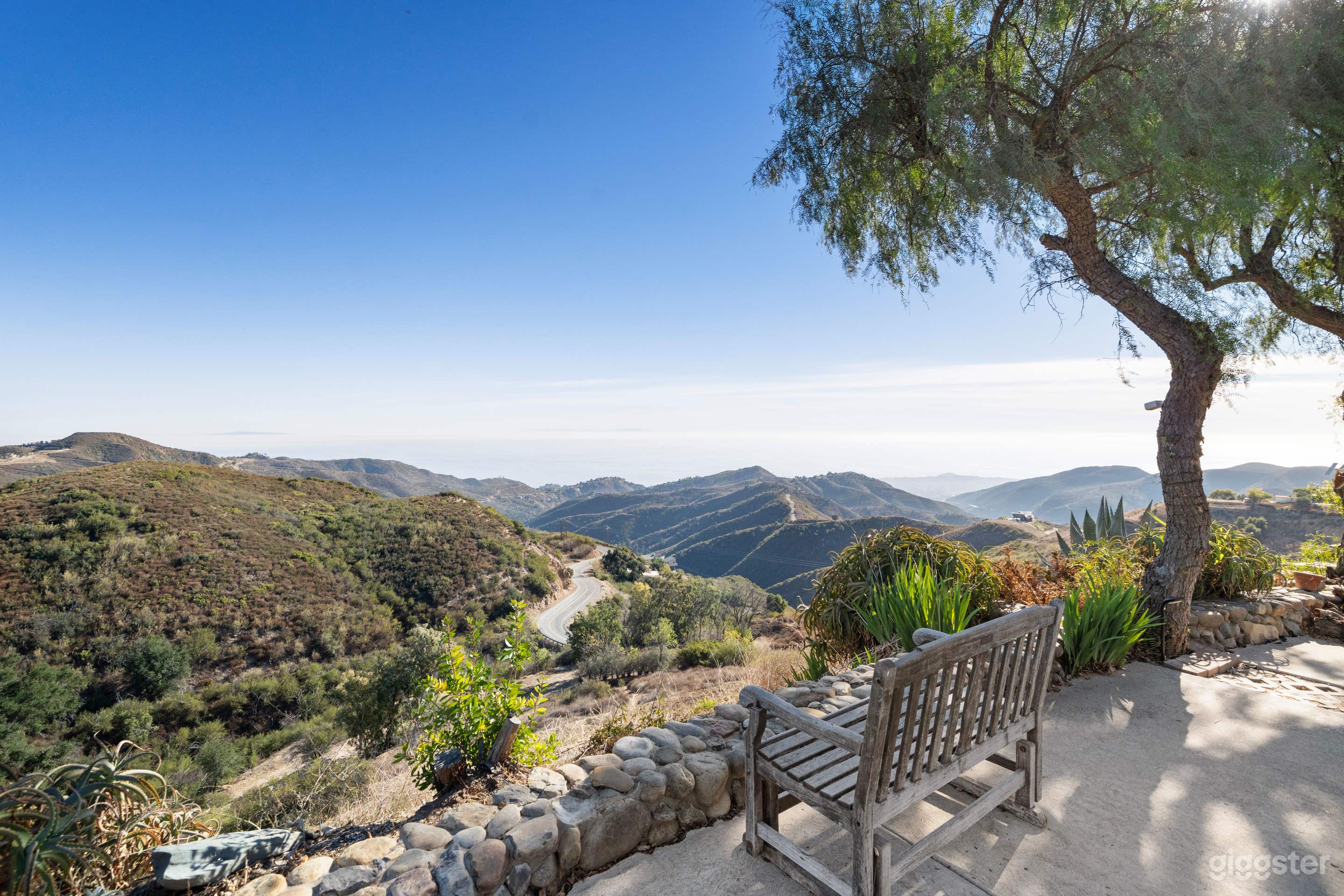 12 Acre Malibu Cyn Home With Stunning 360 Views Photo 2