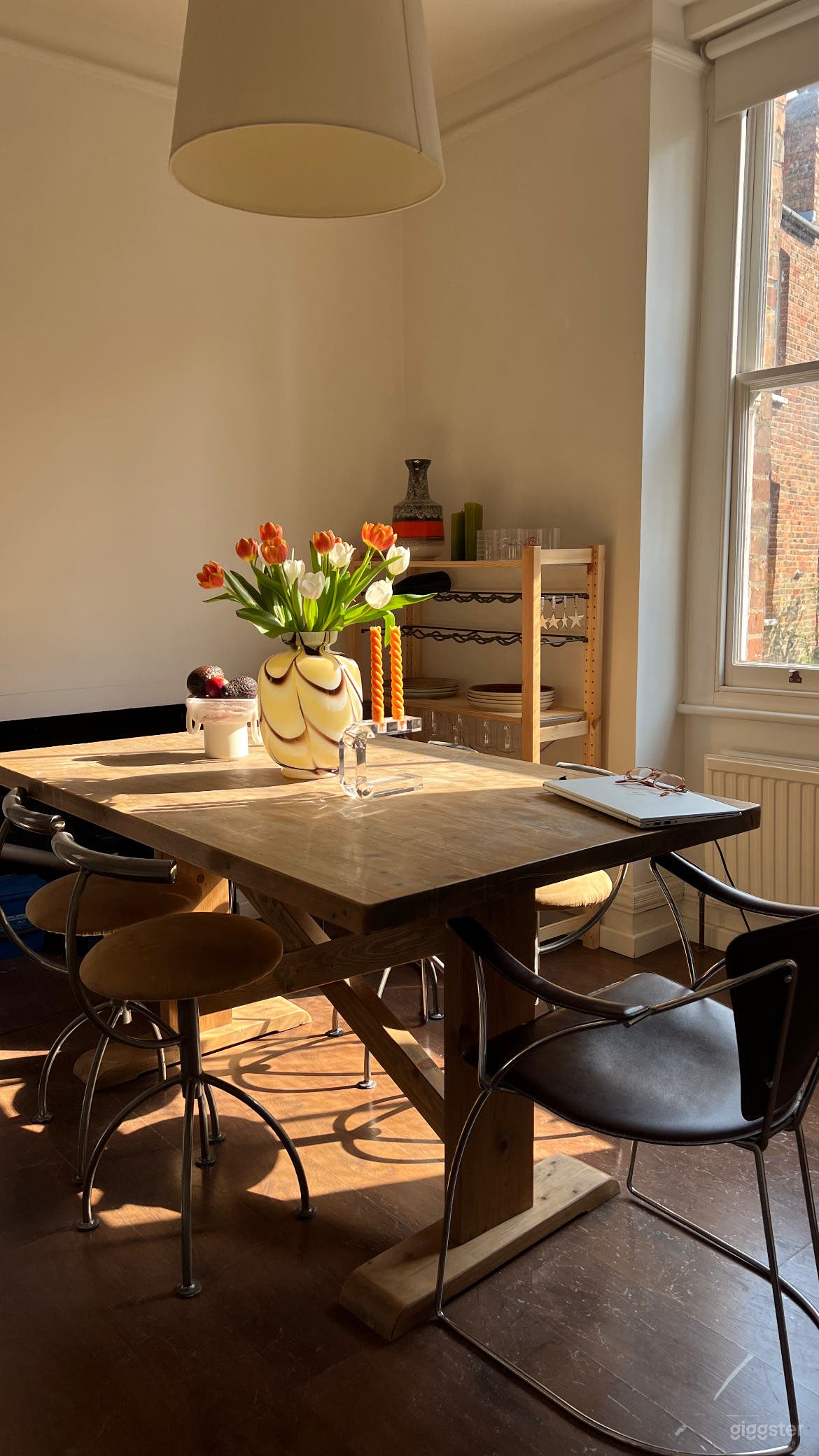 Large and bright Victorian Apartment in Clapton Photo 2