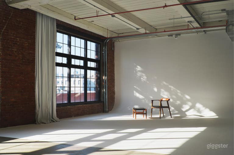  Flexible Studio Space with Two Cycloramas in Greenpoint 