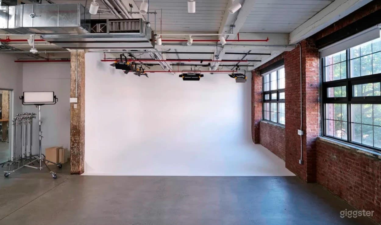 Flexible Studio Space with Two Cycloramas in Greenpoint Photo 3