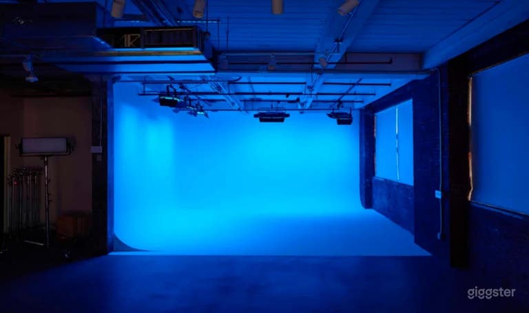  Flexible Studio Space with Two Cycloramas in Greenpoint 