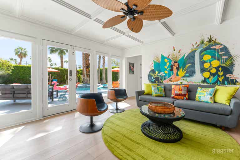  Retro Mid-Century Modern Glamour Hideaway 