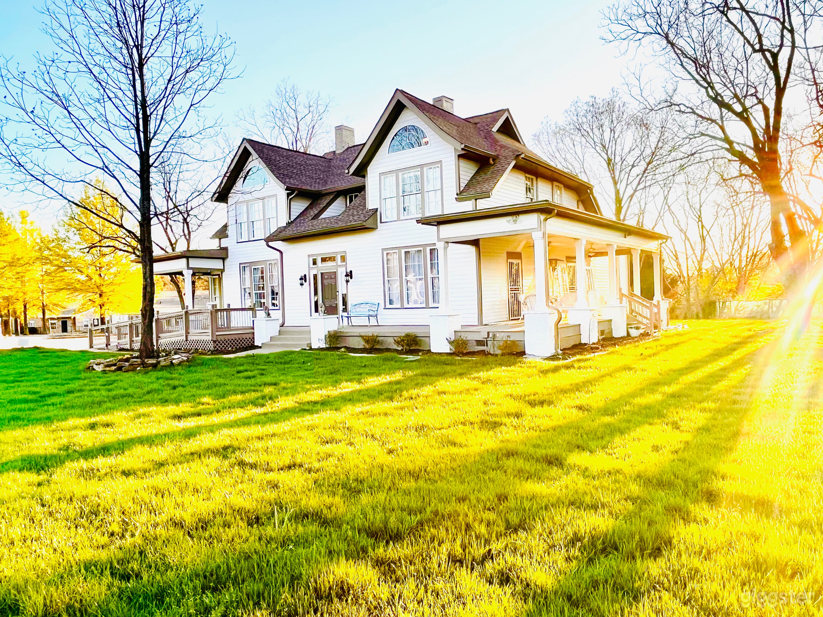 Southern Charm green space with majestic trees and gardens