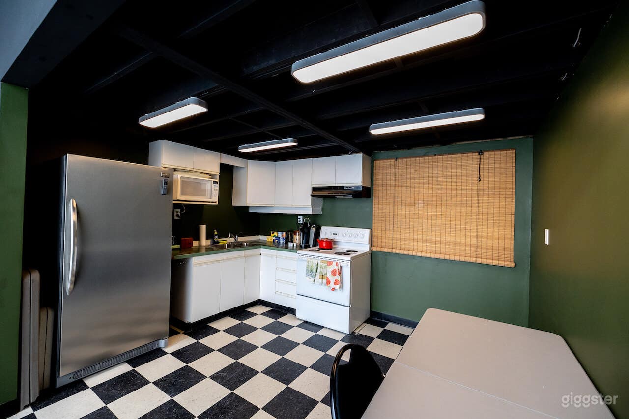 Professional RGBW Cyclorama Film Studio  Photo 4