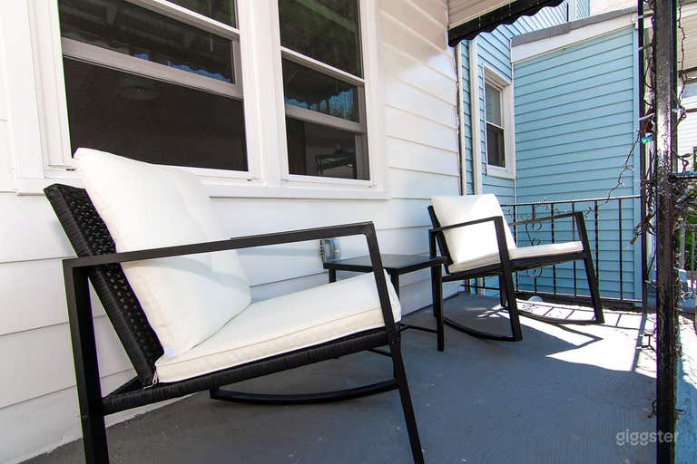  3 story home w. Backyard 