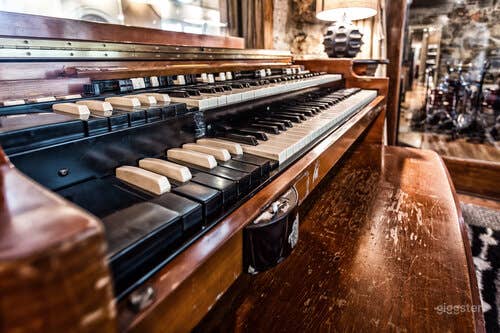 Historic Castle Recording Studio A Photo 2