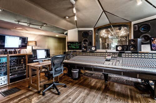 Historic Castle Recording Studio A Photo 1