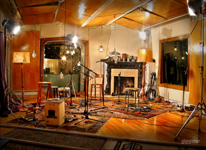 Historic Castle Recording Studio A Photo 4