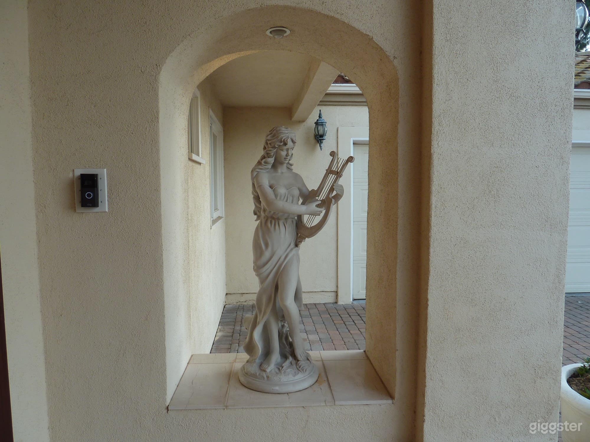 Prestigious Vista de Oro Home with View Photo 2