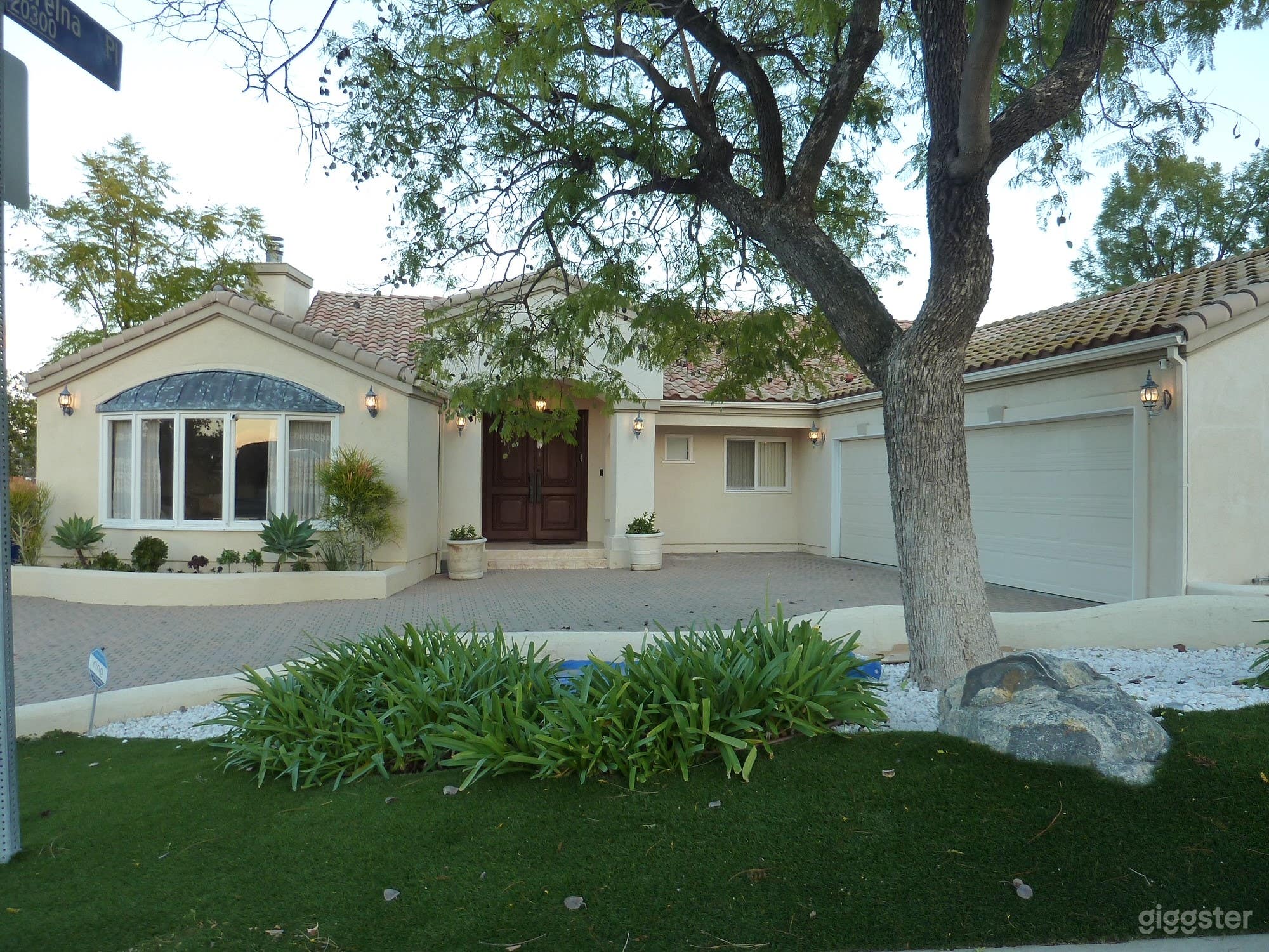 Prestigious Vista de Oro Home with View Photo 1