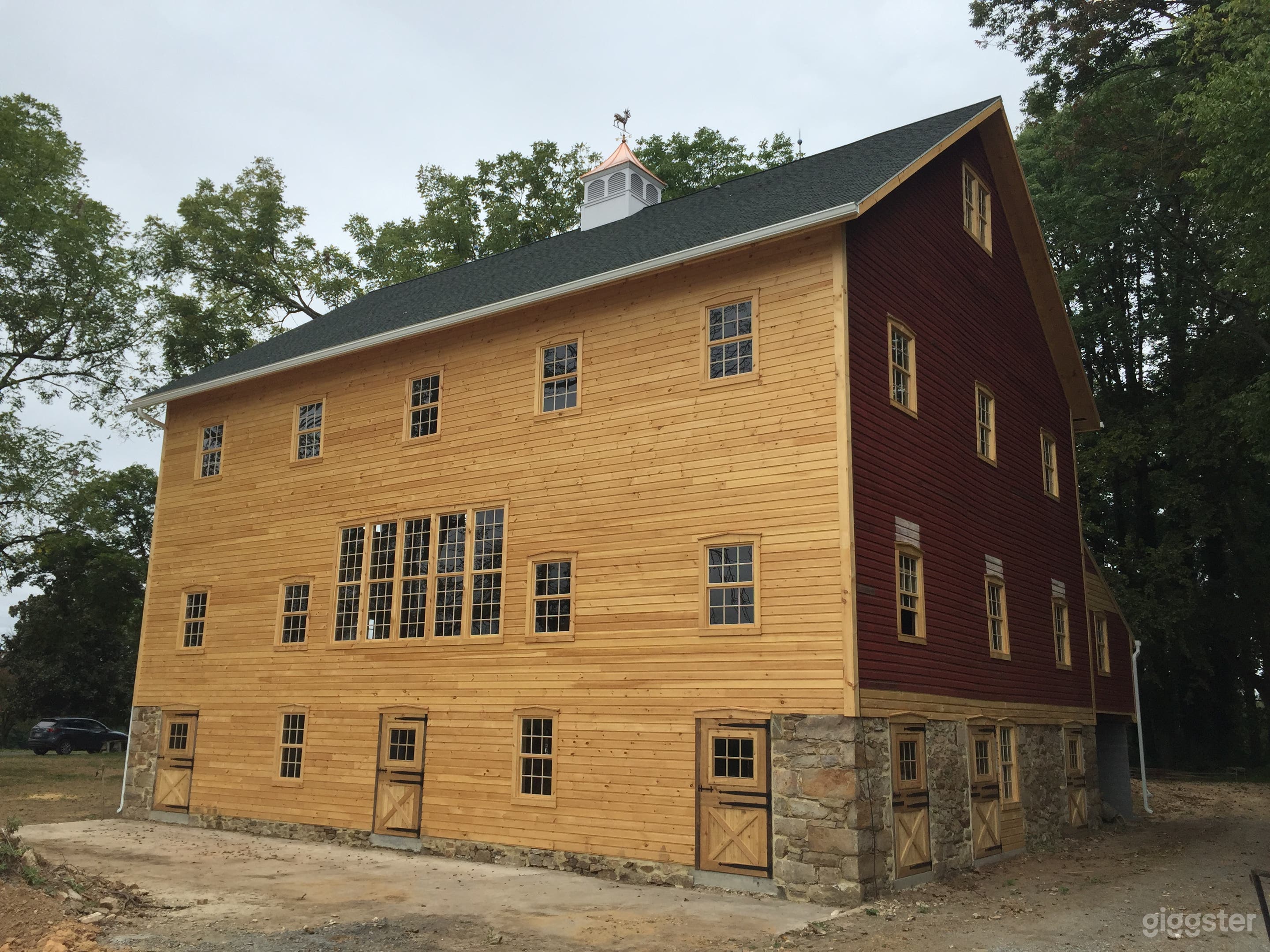 Amazing Historic Barn in Washington DC Metro Area Photo 1