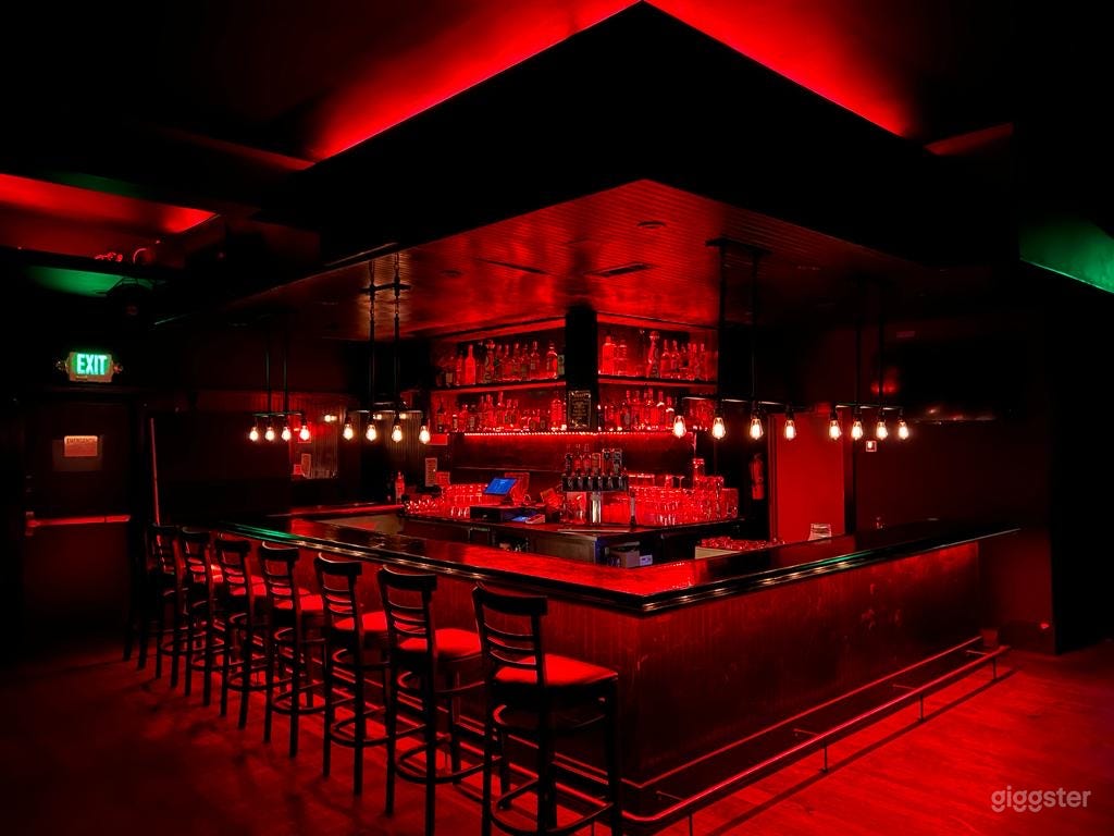 Hollywood Bar with a dance floor Photo 1
