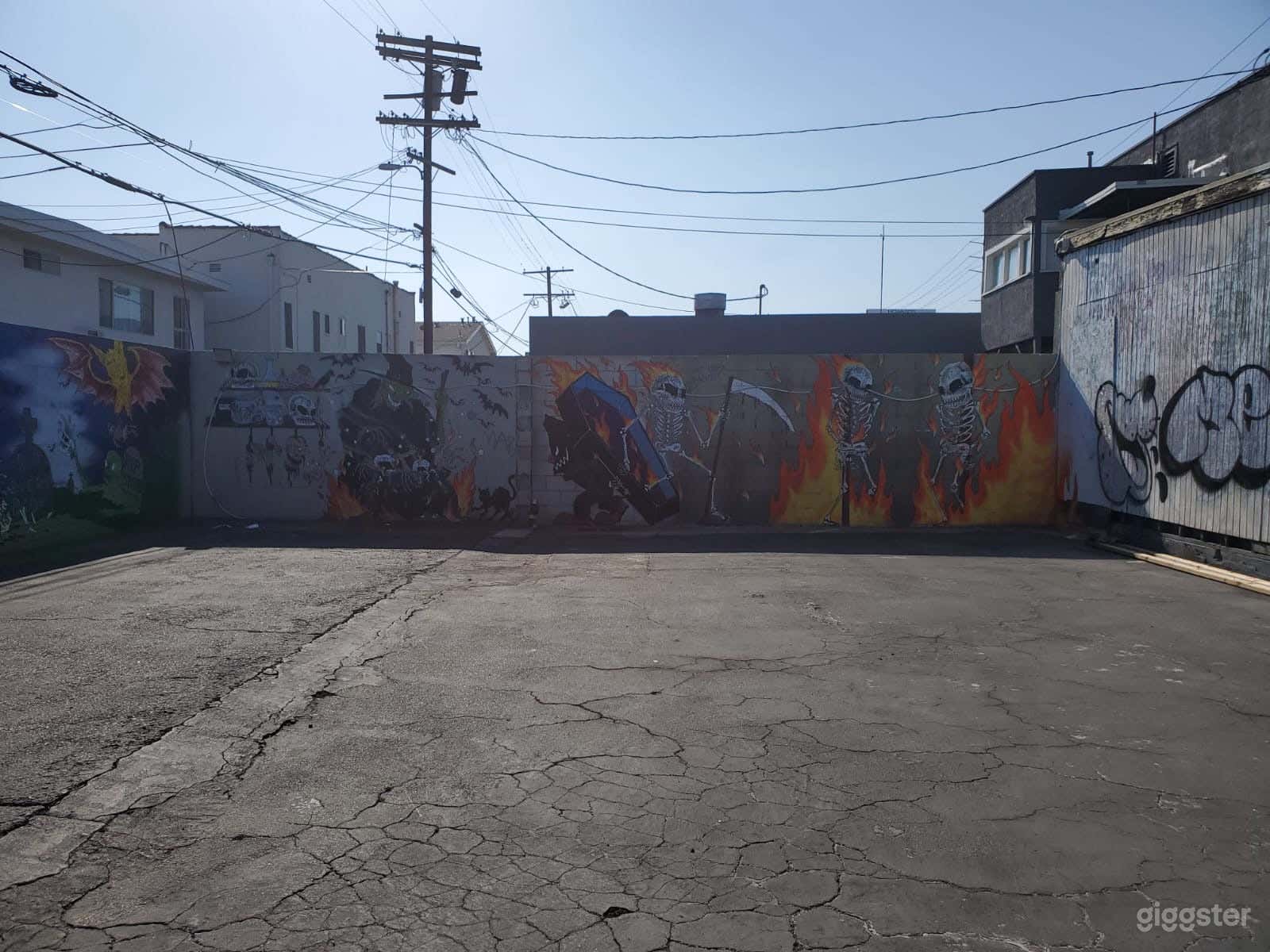 Hollywood Bar with a dance floor Photo 3