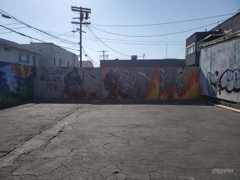  Hollywood Bar with a dance floor 