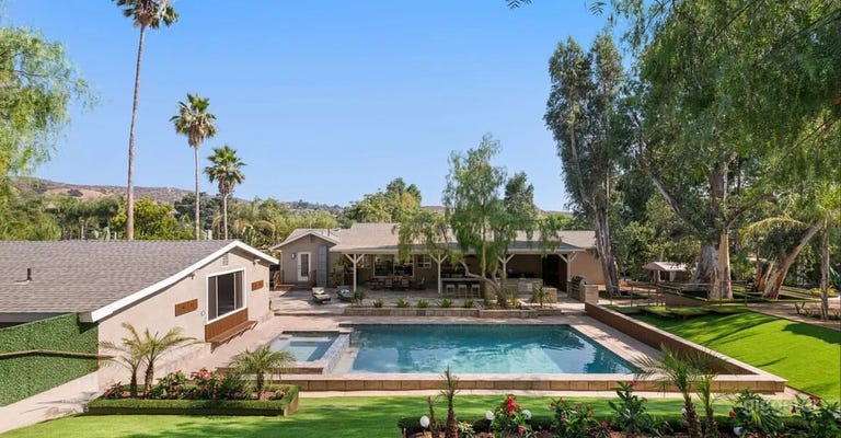  Resort style/Ranch property 