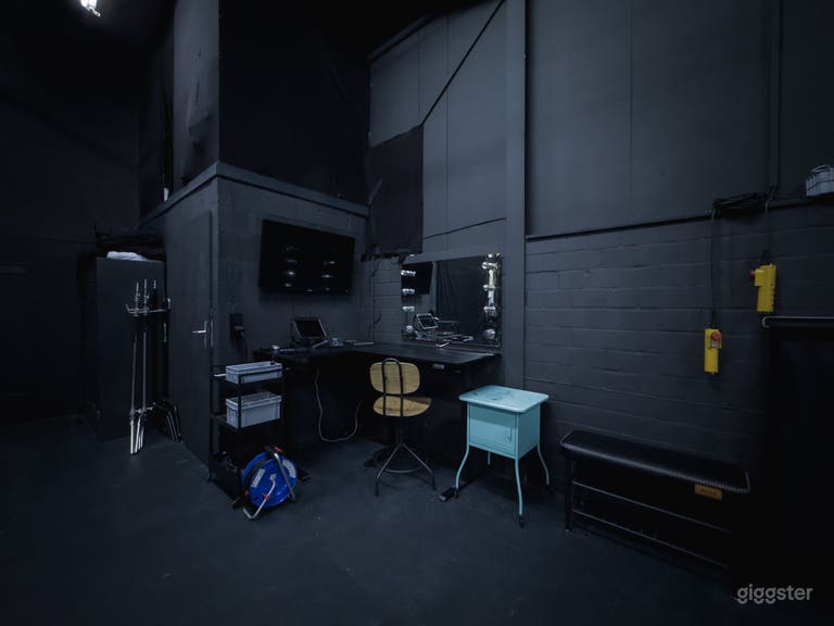   All Black Studio NRW 