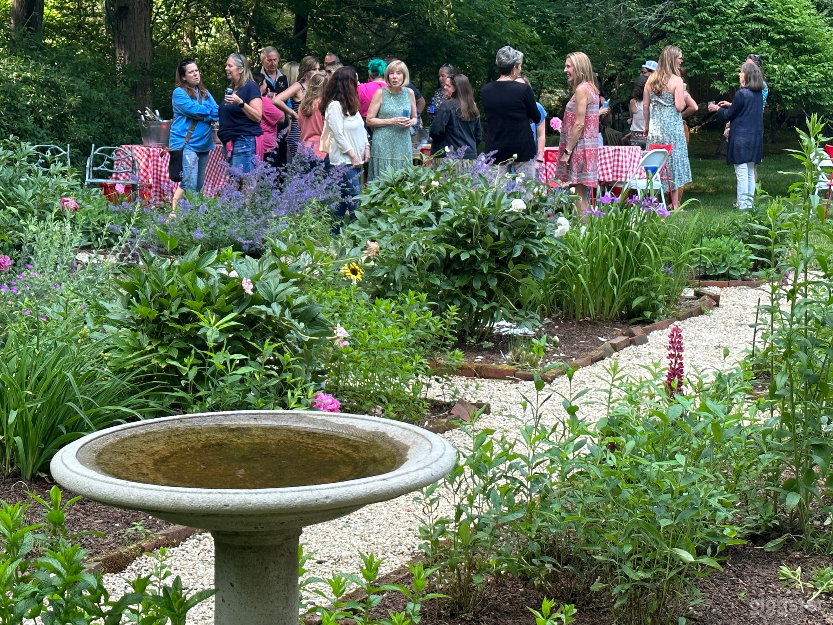 C.1900 historic CT farmhouse with formal gardens Photo 4