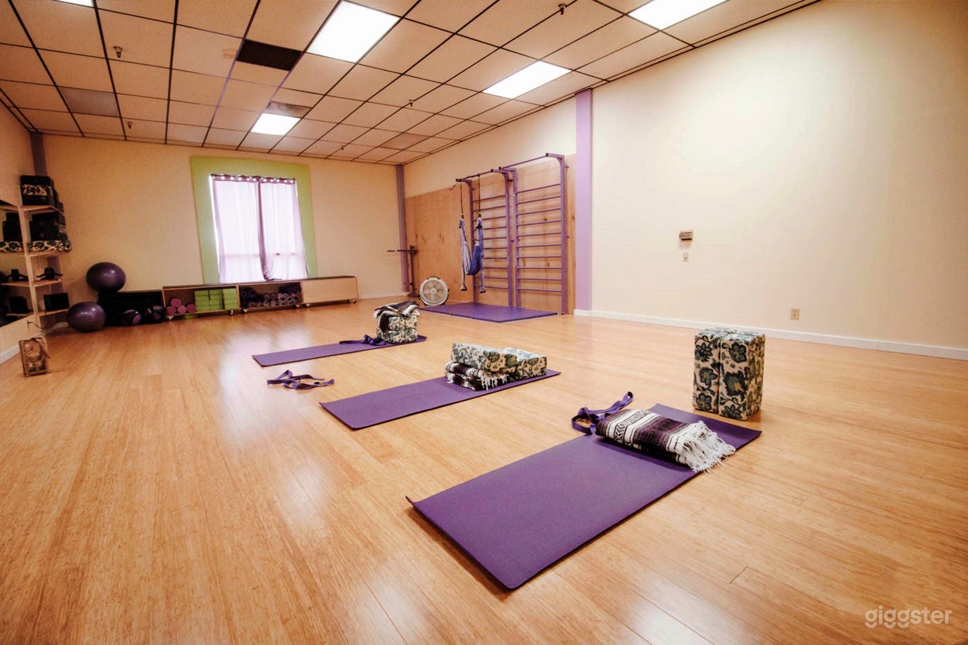 Location Yoga &amp; Dance Studio Film and Rehearsals  Photo 2