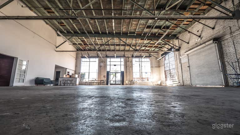  Daylight White Brick Warehouse *Certified Studio* 