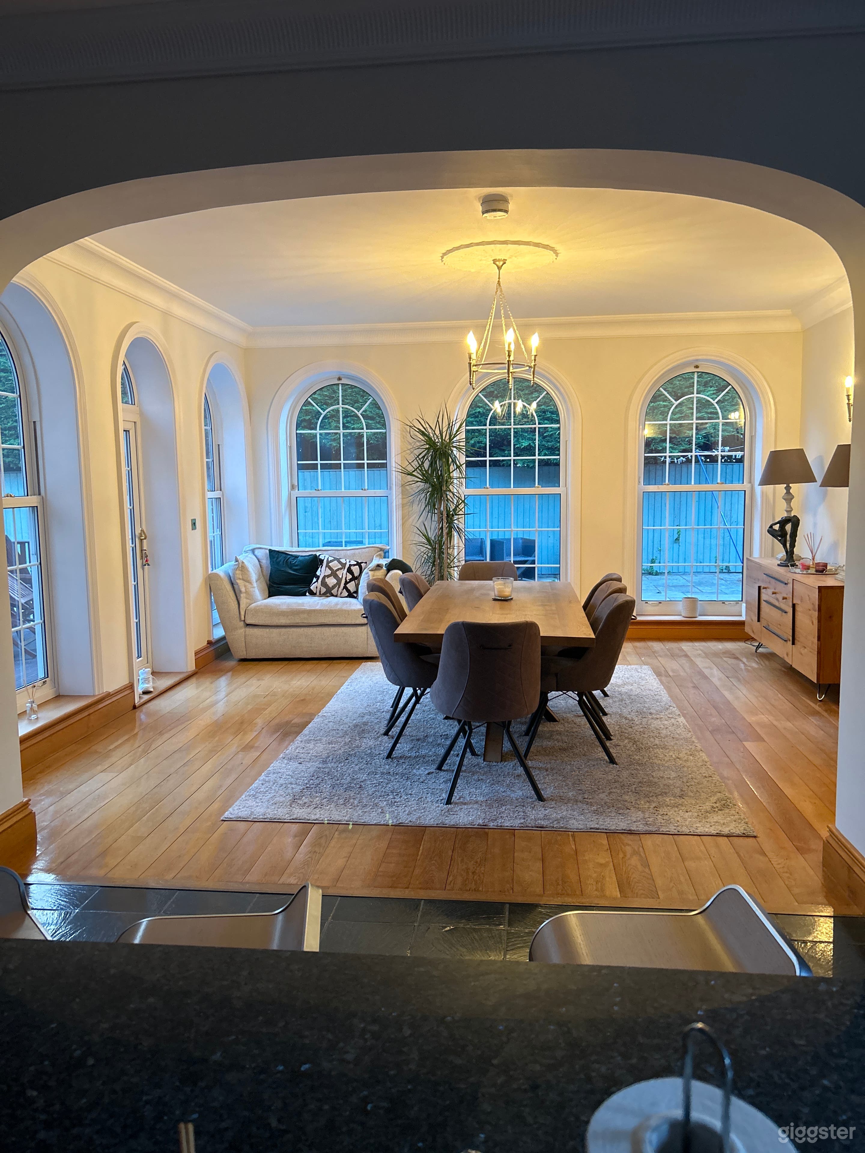 Large imposing detached house in Warwickshire. Photo 1