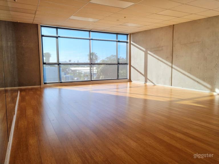  Entire Studio Hire (Ground & Upper Level) 