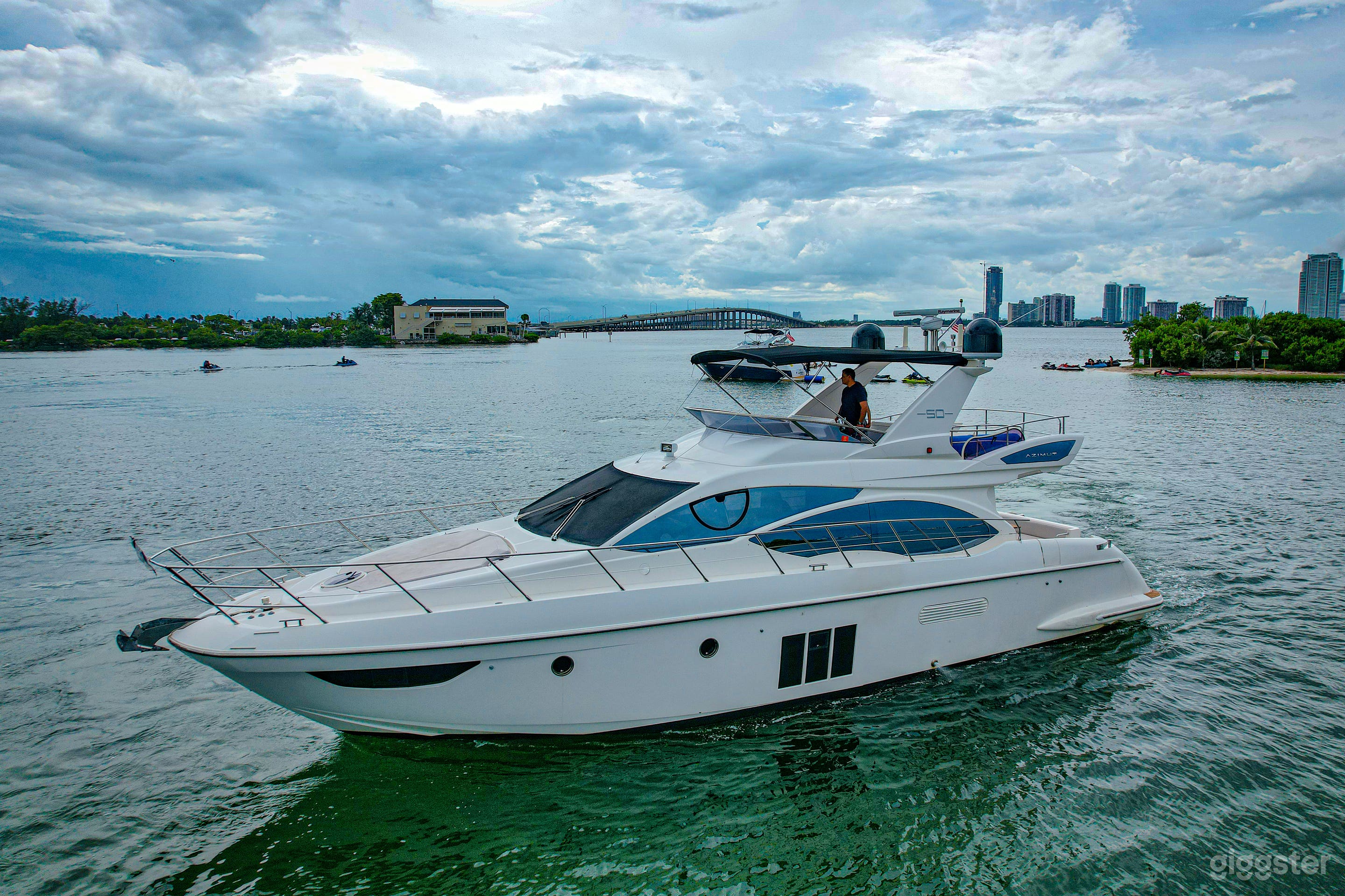 Azimut Flybridge 50ft Photo 1