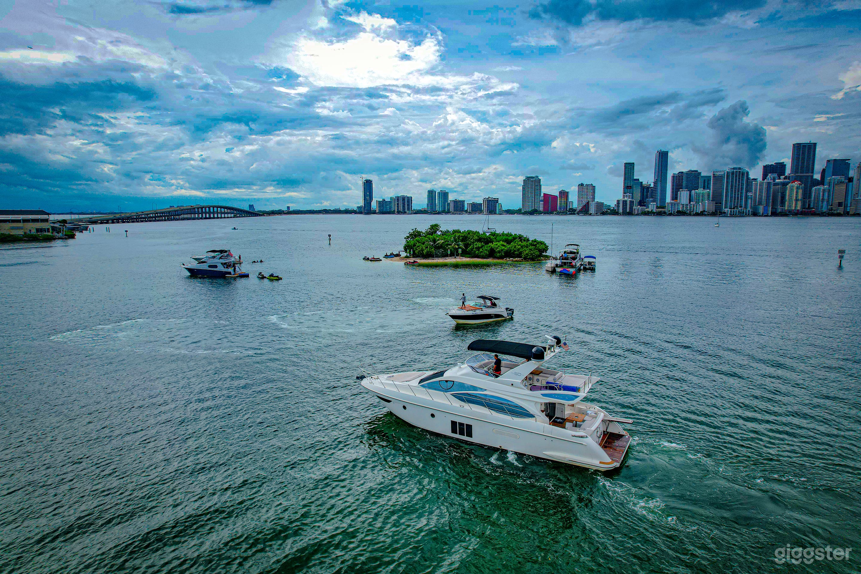 Azimut Flybridge 50ft Photo 4