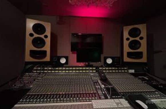 Studio11 Extremely Flexible Large Recording Studio Photo 4