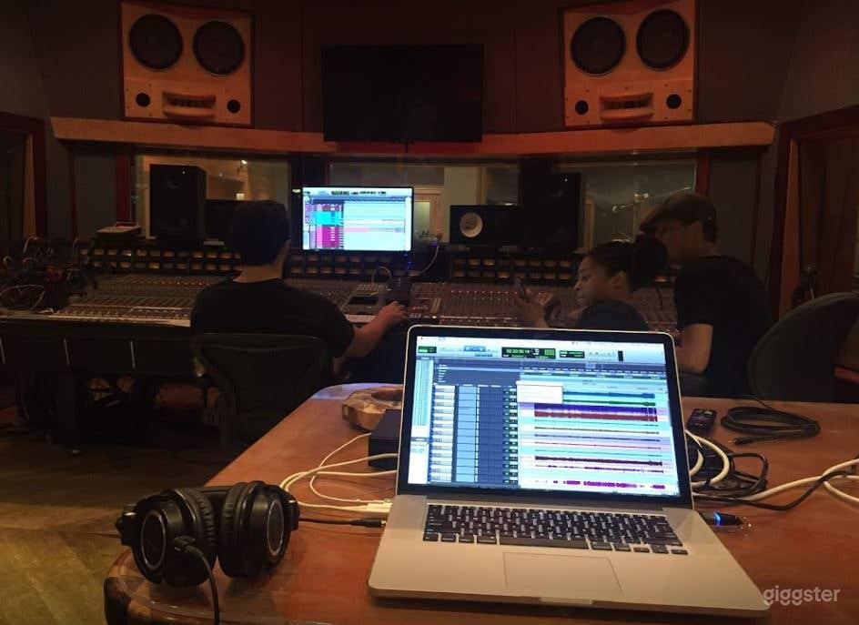 Studio11 Extremely Flexible Large Recording Studio Photo 1