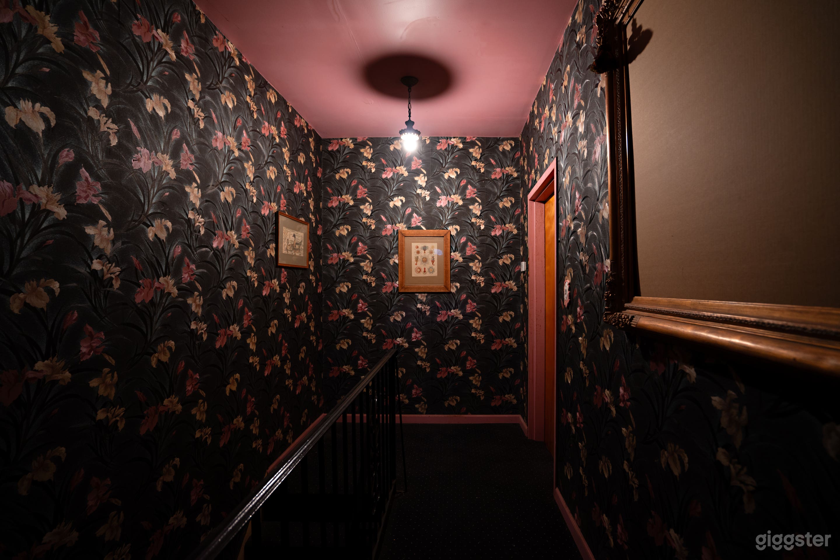 The Shapira's 1969 (Grandma Retro House) Photo 4