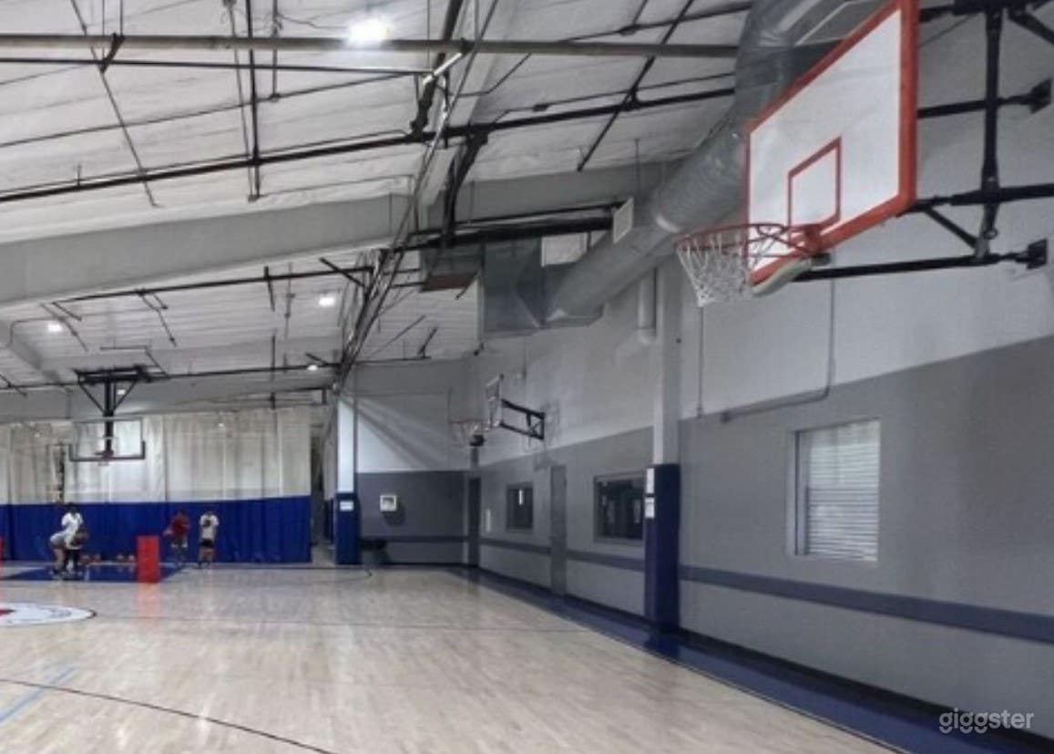 Hardwood Indoor Basketball Court Photo 3