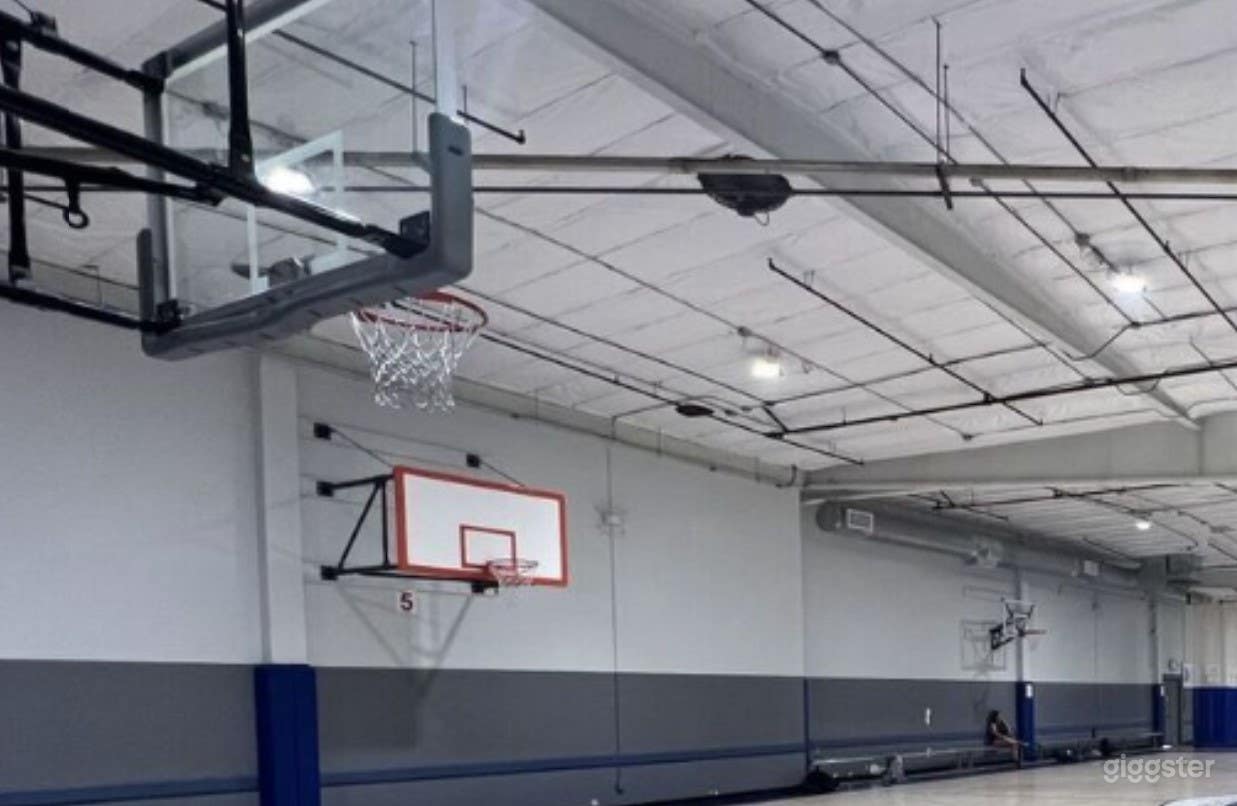 Hardwood Indoor Basketball Court Photo 4