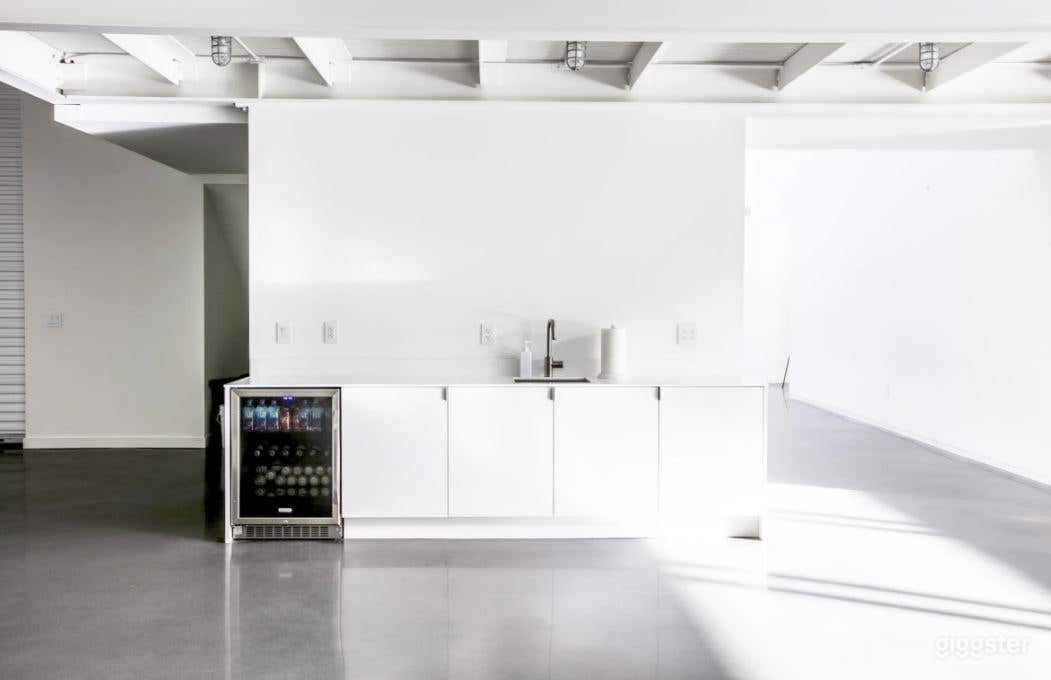 Oversized Cyclorama Wall | Studio C Photo 3